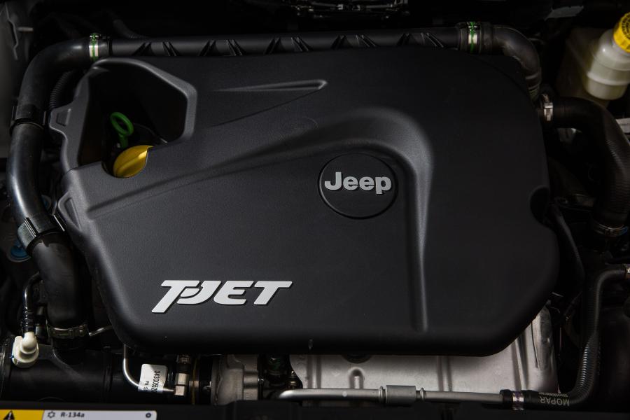 Моторный отсек Jeep Renegade Limited (BU) 2016 года  (CN) (фото 29 из 30)